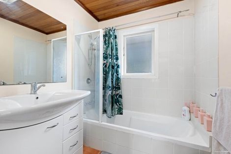 Photo of property in 32 Smythe Road, Henderson, Auckland, 0612