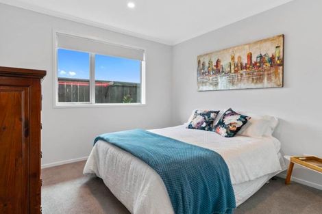 Photo of property in 22 Olney Court, One Tree Point, 0118