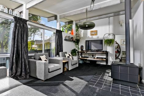 Photo of property in 7 Blythe Place, Glendene, Auckland, 0602