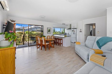 Photo of property in 210 Royal Road, Massey, Auckland, 0614