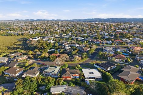 Photo of property in 16 Highlight Parade, Te Atatu South, Auckland, 0610