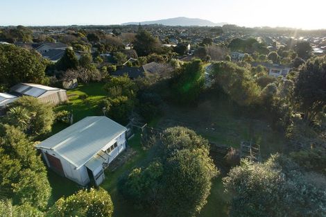 Photo of property in 16 Huia Street, Waikanae, 5036
