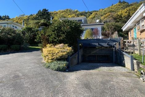 Photo of property in 43 Milton Terrace, Picton, 7220