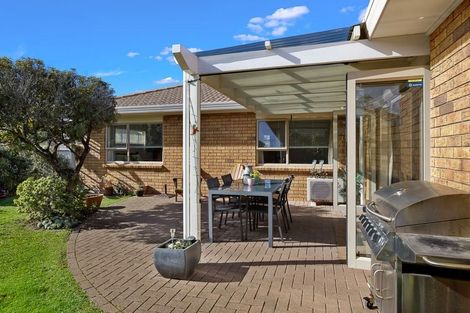 Photo of property in 51 Lakeside Drive, Orewa, 0931