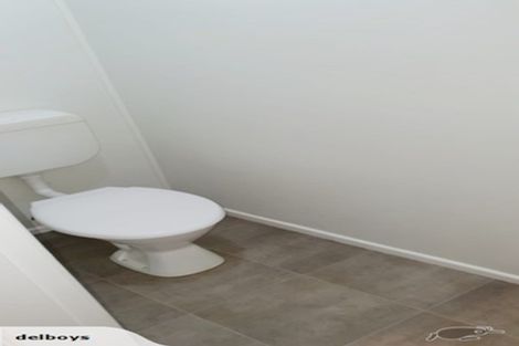 Photo of property in 2/18 Bond Crescent, Forrest Hill, Auckland, 0620