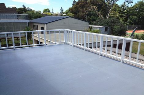 Photo of property in 18 Alton Terrace, Pakuranga Heights, Auckland, 2010