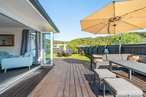 Photo of property in 3 Manutuke Street, Wainuiomata, Lower Hutt, 5014