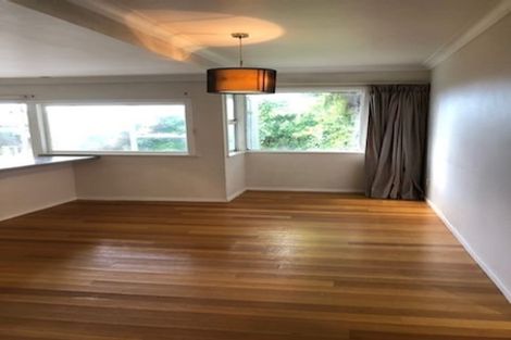 Photo of property in 31 Awaroa Road, Sunnyvale, Auckland, 0612