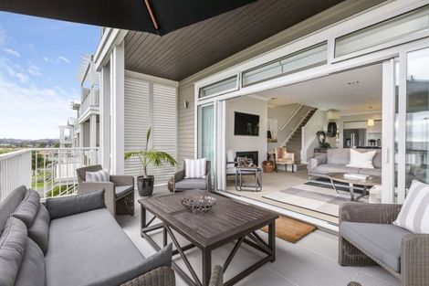 Photo of property in 15 Landmark Terrace, Orewa, 0931