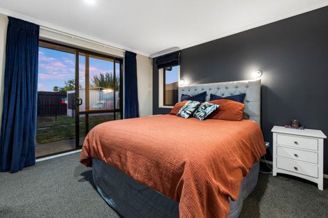 Photo of property in 23 Seabreeze Place, Papamoa Beach, Papamoa, 3118