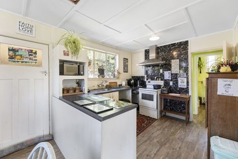 Photo of property in 10 Sandown Street, Waihola, Milton, 9073