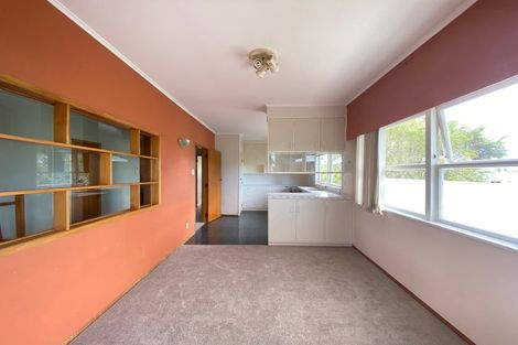 Photo of property in 38 Beaubank Road, Kelston, Auckland, 0602