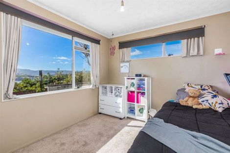 Photo of property in 32 Sombrero View, Ascot Park, Porirua, 5024