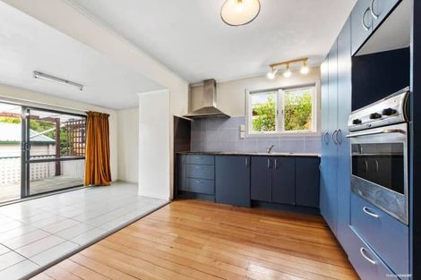 Photo of property in 30 Edmonton Road, Henderson, Auckland, 0612