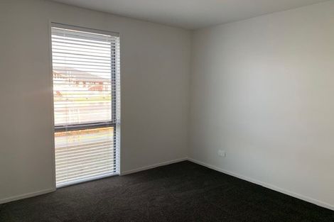 Photo of property in 127 Shillingford Boulevard, Rolleston, 7615