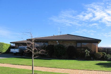 Photo of property in 25 Clearview Drive, Milson, Palmerston North, 4414