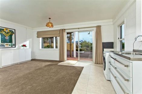 Photo of property in 5 Colin Wild Place, Glenfield, Auckland, 0629