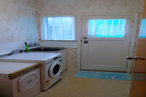 Photo of property in 5 Coates Street, Tawa, Wellington, 5028