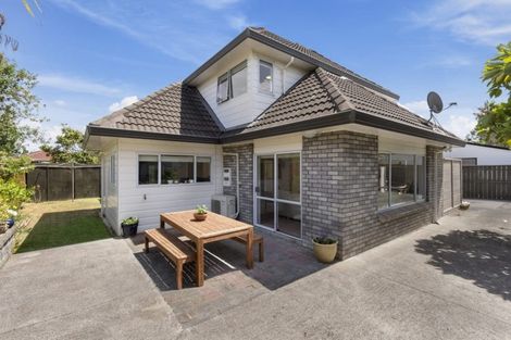 Photo of property in 2/7 Camden Place, Papatoetoe, Auckland, 2025