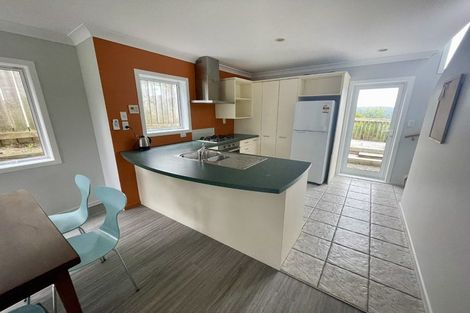 Photo of property in 34a Landsdowne Terrace, Karori, Wellington, 6012