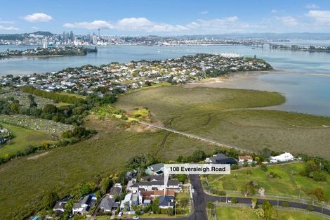 Photo of property in 108 Eversleigh Road, Belmont, Auckland, 0622