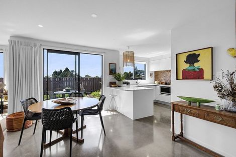 Photo of property in 12 Greenpath Lane, Hurworth, New Plymouth, 4310