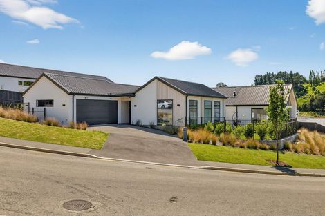 Photo of property in 6 Round Hill Rise, Cracroft, Christchurch, 8022
