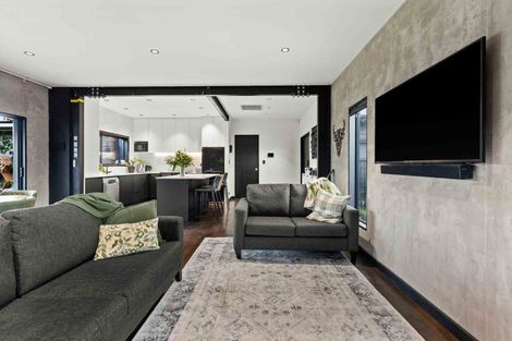 Photo of property in 23 Lucknow Road, Havelock North, 4130