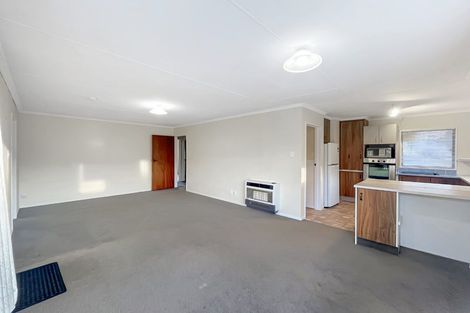 Photo of property in 4 Edgecombe Court, Roslyn, Palmerston North, 4414