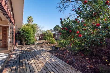 Photo of property in 55 Blakeborough Drive, Forrest Hill, Auckland, 0620