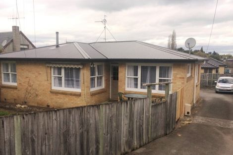 Photo of property in 12 Mccracken Avenue, Hillcrest, Hamilton, 3216