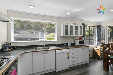 Photo of property in 4 Mossburn Grove, Kelson, Lower Hutt, 5010
