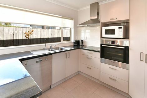 Photo of property in 25 Pine Road, Orewa, 0931