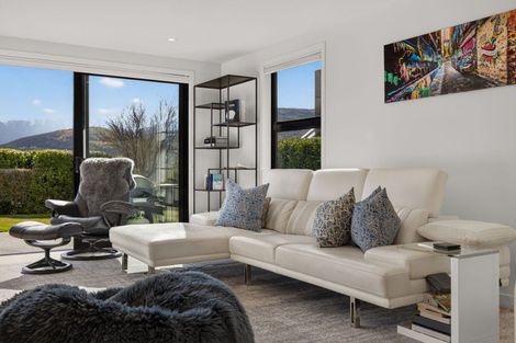 Photo of property in 25 Double Cone Road, Jacks Point, Queenstown, 9371