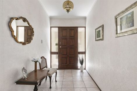 Photo of property in 2/23 Beach Road, Castor Bay, Auckland, 0620