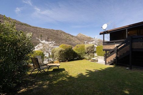 Photo of property in 8 Devon Street, Arrowtown, 9302