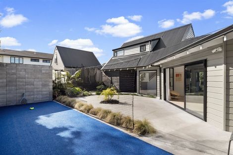 Photo of property in 9 Quebec Road, Milford, Auckland, 0620