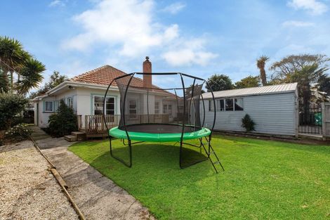 Photo of property in 8 Howden Street, Waiuku, 2123