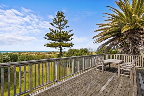 Photo of property in 15 Blue Pacific Parade, Riversdale Beach, Masterton, 5872