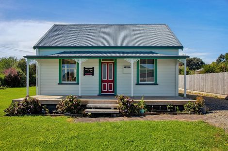 Photo of property in 1 Mahuru Lane, Okato, 4335