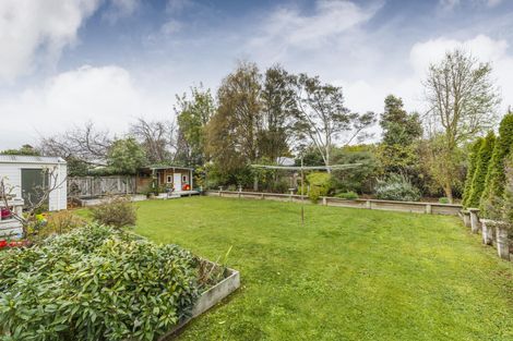 Photo of property in 28 Peppertree Glade, Kelvin Grove, Palmerston North, 4414