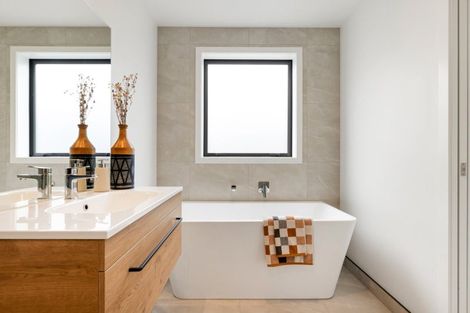 Photo of property in 15 Kenepuru Crescent, Cambridge, 3434