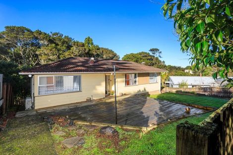 Photo of property in 64 Easton Park Parade, Glenfield, Auckland, 0629