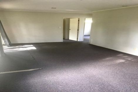 Photo of property in 60 Cobham Crescent, Kelston, Auckland, 0602