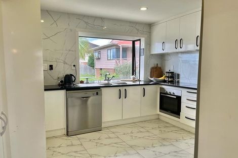 Photo of property in 1 Christina Avenue, Te Atatu South, Auckland, 0602