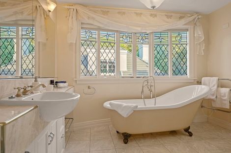 Photo of property in 214 Main Road South, Raumati South, Paraparaumu, 5032