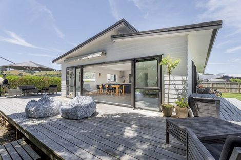 Photo of property in 8 Voyager Place, Cooks Beach, Whitianga, 3591