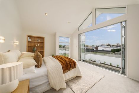 Photo of property in 72 Wai-iti Terrace, Bryndwr, Christchurch, 8052