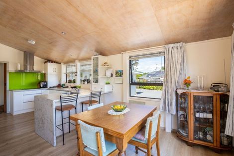 Photo of property in 30 Takiroa Street, Urenui, 4375