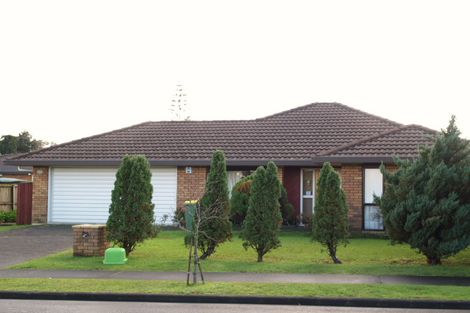 Photo of property in 9 Golfland Drive, Golflands, Auckland, 2013